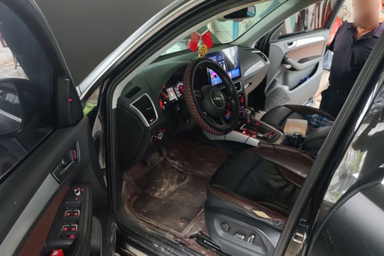 Used Audi Q5 2018 Collector's Edition 40 TFSI Ambition Model Driver Seat