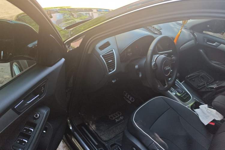Used Audi Q5 2018 Collector's Edition 40 TFSI Technology Model Driver Seat