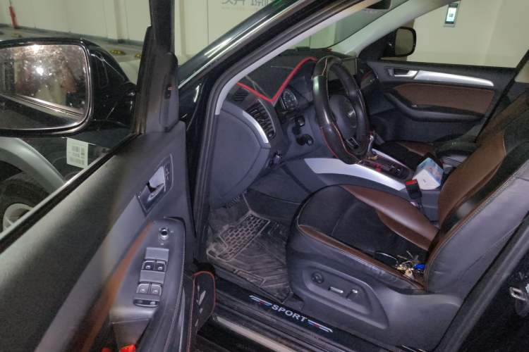 Used Audi Q5 2018 Collector's Edition 40 TFSI Technology Model Driver Seat
