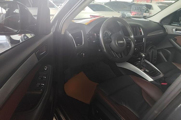 Used Audi Q5 2018 Collector's Edition 40 TFSI Technology Model Driver Seat