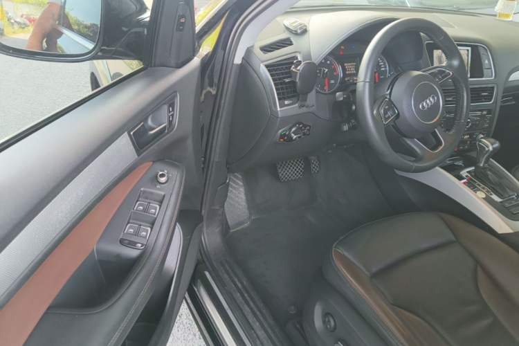Used Audi Q5 2018 Collector's Edition 40 TFSI Technology Model Driver Seat