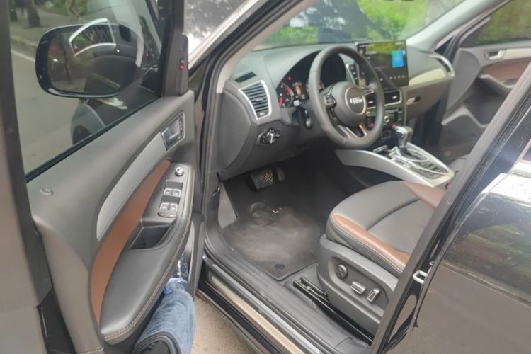Used Audi Q5 2018 Collector's Edition 40 TFSI Technology Model Driver Seat