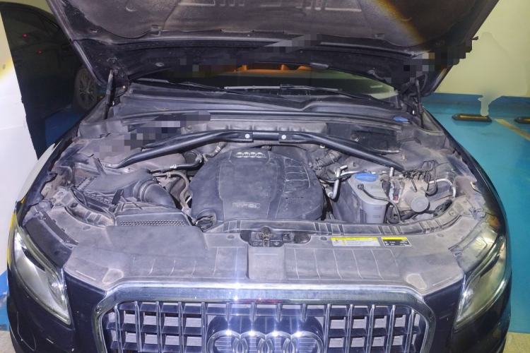Used Audi Q5 2018 Collector's Edition 40 TFSI Technology Model Engine Bay