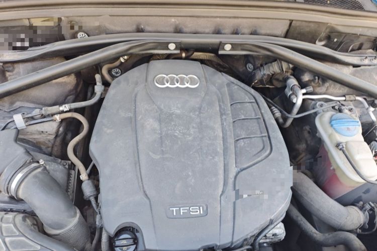 Used Audi Q5 2018 Collector's Edition 40 TFSI Technology Model Engine Bay