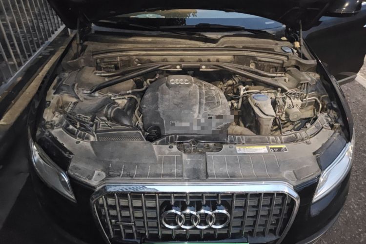 Used Audi Q5 2018 Collector's Edition 40 TFSI Technology Model Engine Bay