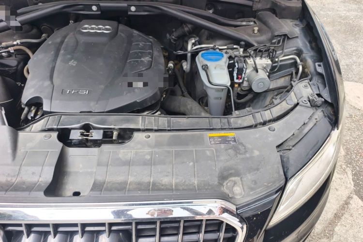 Used Audi Q5 2018 Collector's Edition 40 TFSI Technology Model Engine Bay Left