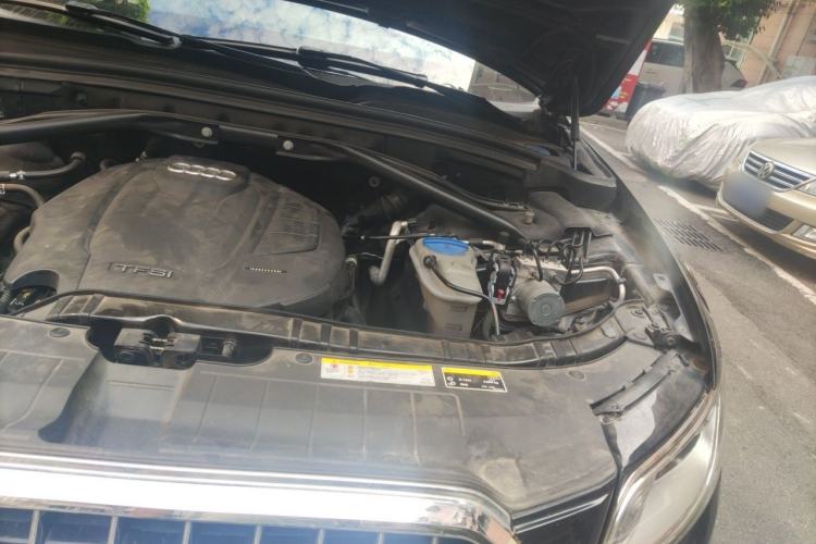 Used Audi Q5 2018 Collector's Edition 40 TFSI Technology Model Engine Bay Left