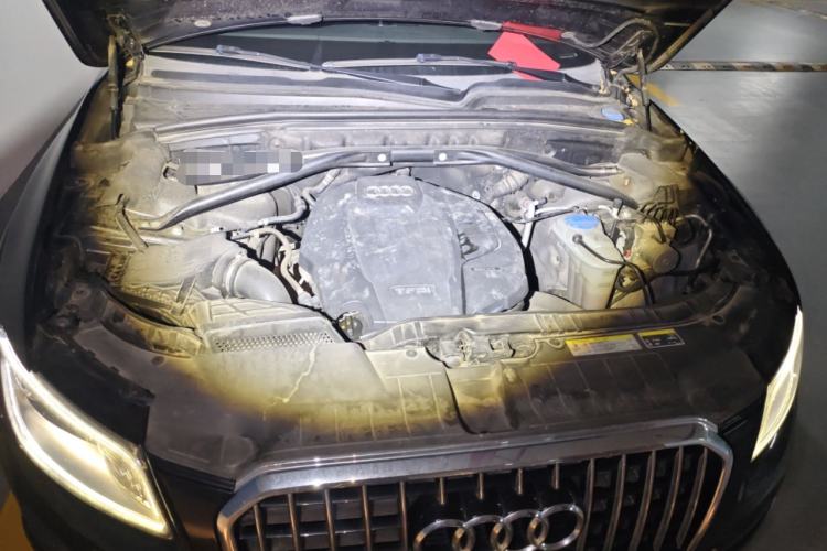 Used Audi Q5 2018 Collector's Edition 40 TFSI Technology Model Engine Bay