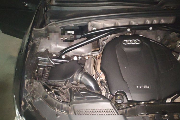 Used Audi Q5 2018 Collector's Edition 40 TFSI Ambition Model Engine Bay Right