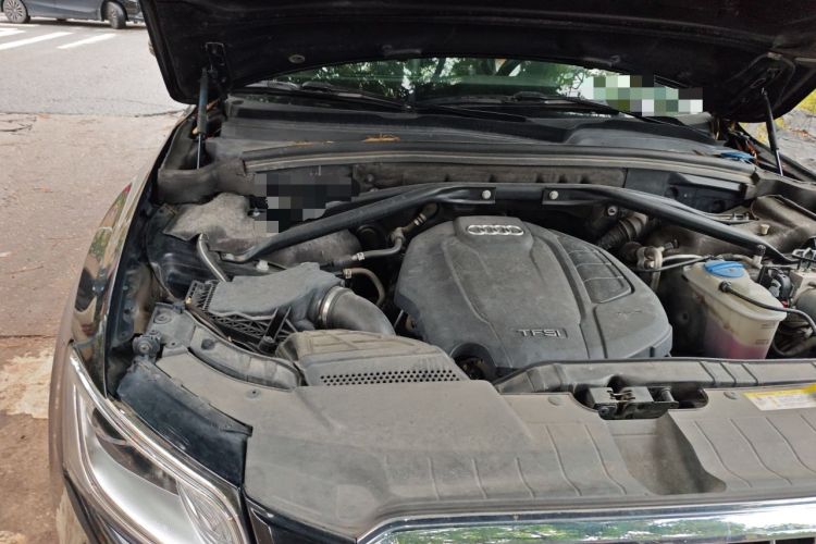 Used Audi Q5 2018 Collector's Edition 40 TFSI Technology Model Engine Bay Right