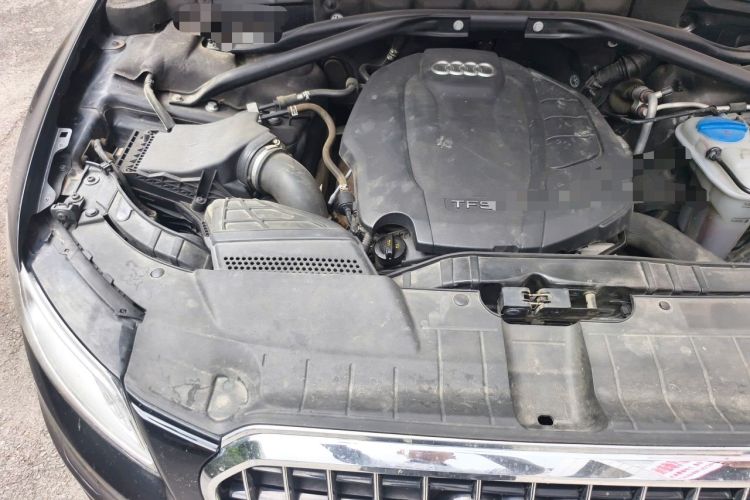 Used Audi Q5 2018 Collector's Edition 40 TFSI Technology Model Engine Bay Right