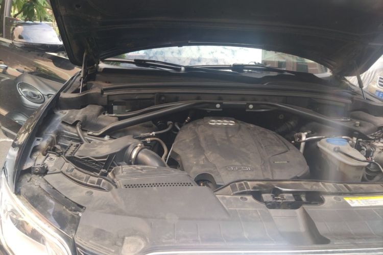 Used Audi Q5 2018 Collector's Edition 40 TFSI Technology Model Engine Bay Right