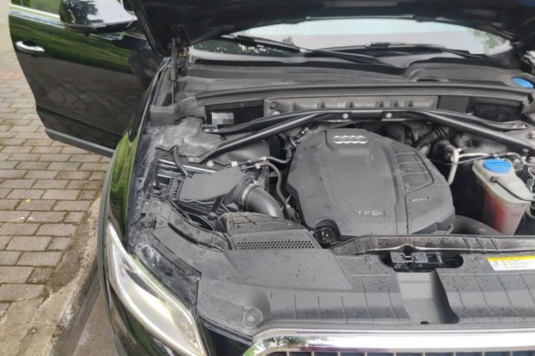 Used Audi Q5 2018 Collector's Edition 40 TFSI Technology Model Engine Bay Right