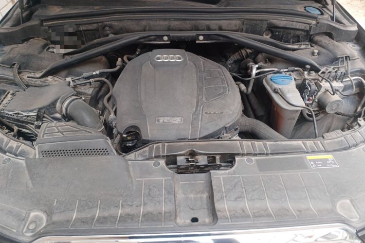 Used Audi Q5 2018 Collector's Edition 40 TFSI Technology Model Engine Bay
