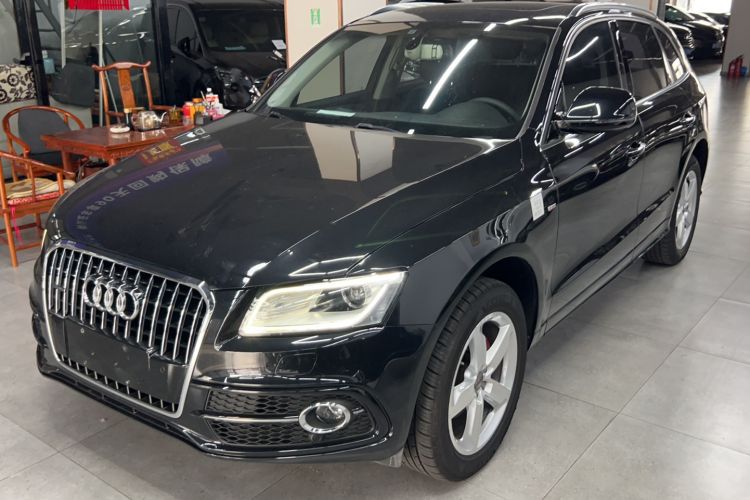 Used Audi Q5 2018 Collector's Edition 40 TFSI Ambition Model Exterior 1