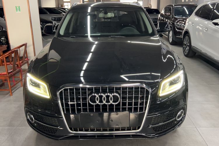 Used Audi Q5 2018 Collector's Edition 40 TFSI Ambition Model Exterior 2