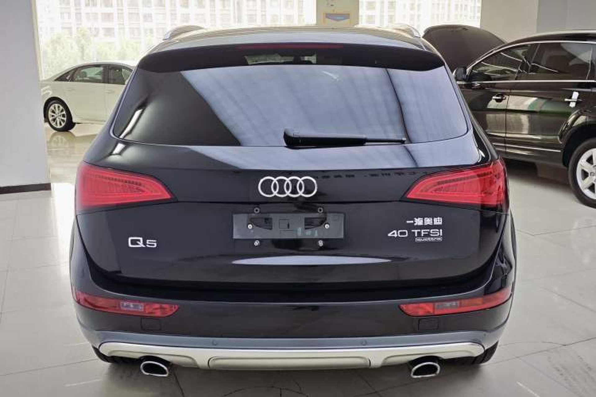 Used Audi Q5 2018 Collector's Edition 40 TFSI Technology Model Exterior 2