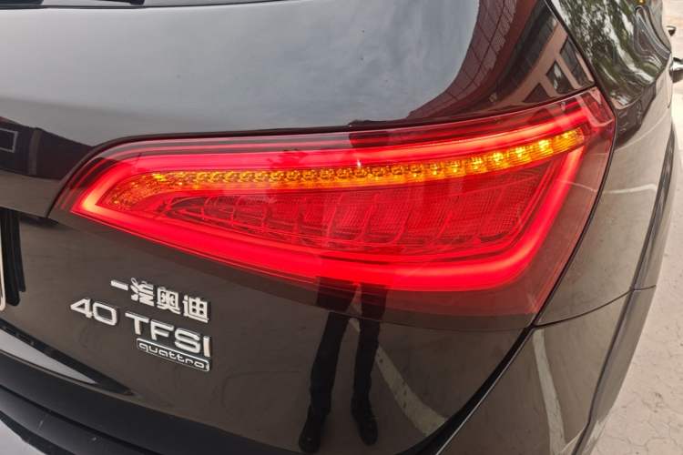 Used Audi Q5 2018 Collector's Edition 40 TFSI Technology Model Exterior 3