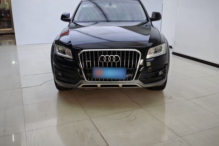 Used Audi Q5 2018 Collector's Edition 40 TFSI Technology Model Exterior 4