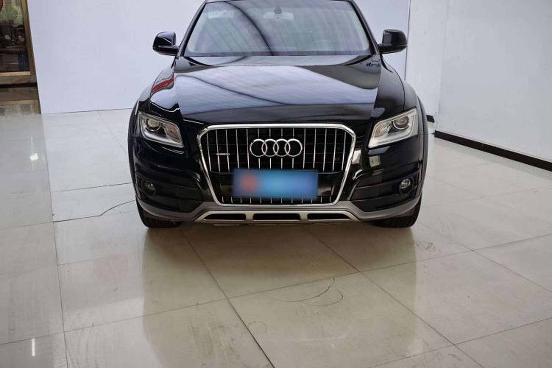 Used Audi Q5 2018 Collector's Edition 40 TFSI Technology Model Exterior 4