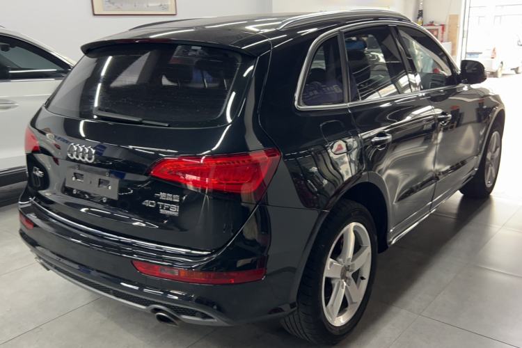 Used Audi Q5 2018 Collector's Edition 40 TFSI Ambition Model Exterior 5