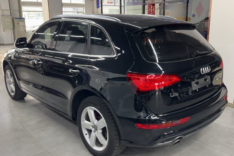 Used Audi Q5 2018 Collector's Edition 40 TFSI Ambition Model Exterior 6