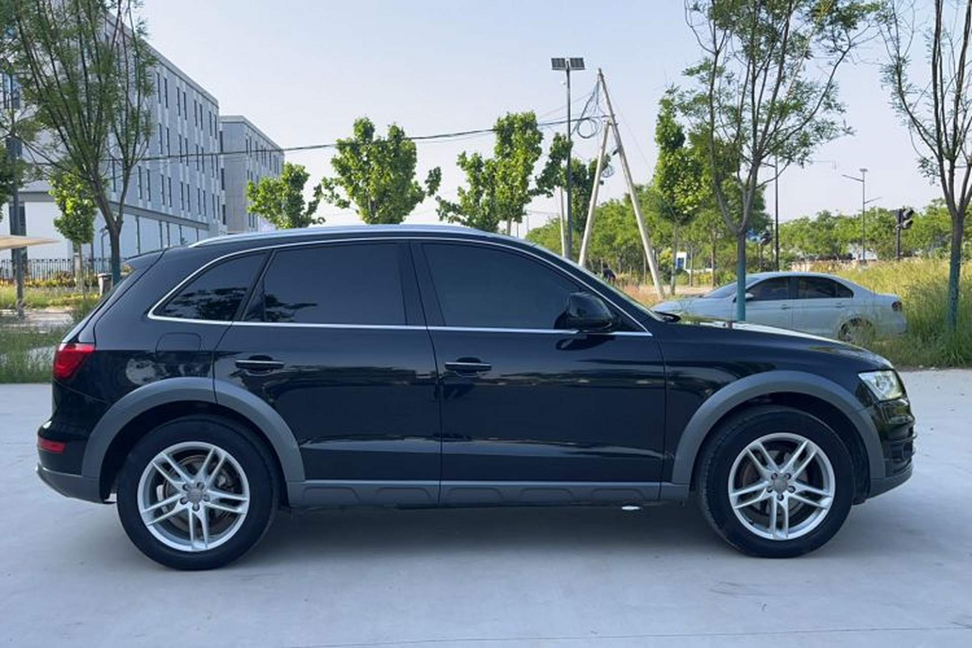 Used Audi Q5 2018 Collector's Edition 40 TFSI Technology Model Exterior 7
