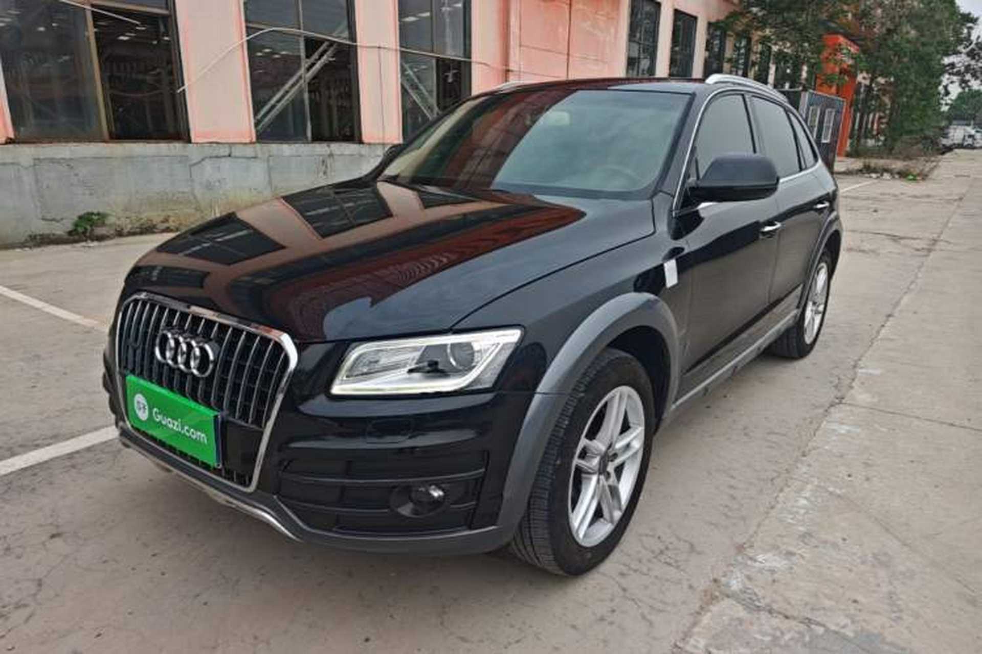 Used Audi Q5 2018 Collector's Edition 40 TFSI Technology Model Front Left 45 Deg
