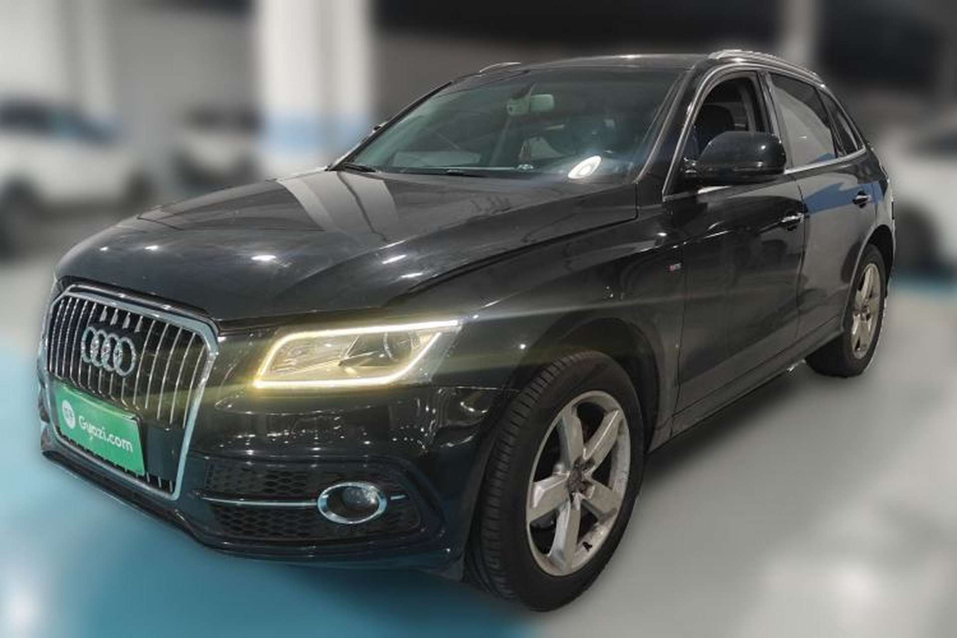 Used Audi Q5 2018 Collector's Edition 40 TFSI Ambition Model Front Left 45 Deg