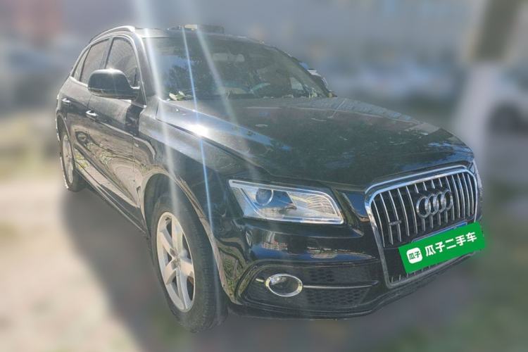 Used Audi Q5 2018 Collector's Edition 40 TFSI Ambition Model Front Right 45 Deg