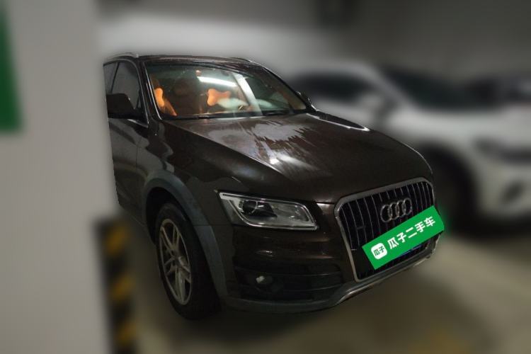 Used Audi Q5 2018 Collector's Edition 40 TFSI Technology Model Front Right 45 Deg