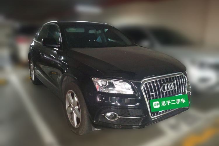 Used Audi Q5 2018 Collector's Edition 40 TFSI Ambition Model Front Right 45 Deg