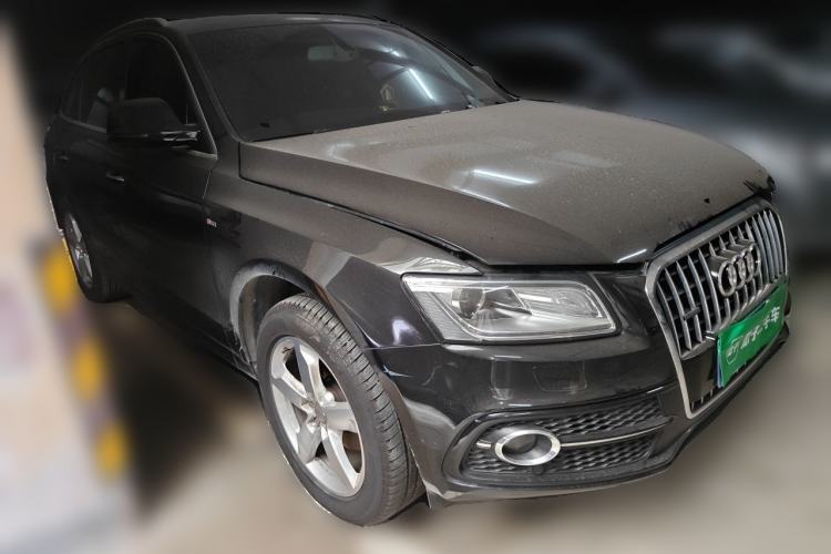Used Audi Q5 2018 Collector's Edition 40 TFSI Ambition Model Front Right 45 Deg