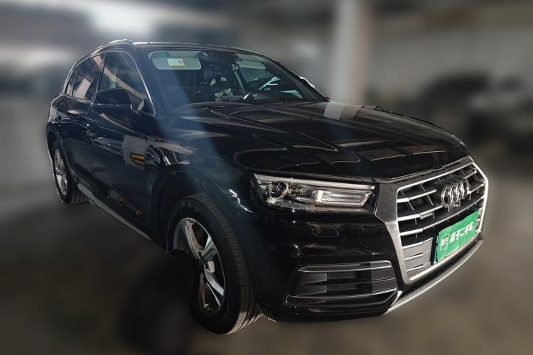 Used Audi Q5 2018 Collector's Edition 40 TFSI Ambition Model Front Right 45 Deg