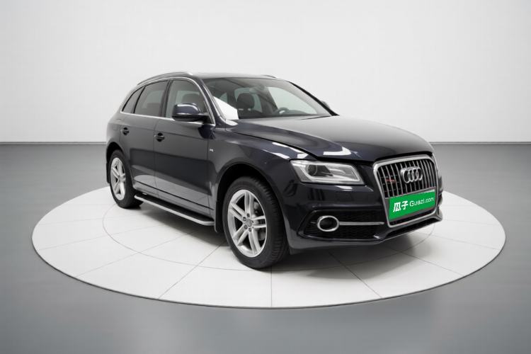 Used Audi Q5 2018 Collector's Edition 40 TFSI Technology Model Front Right 45 Deg