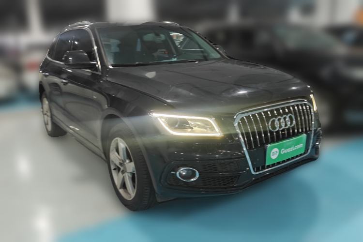 Used Audi Q5 2018 Collector's Edition 40 TFSI Ambition Model Front Right 45 Deg