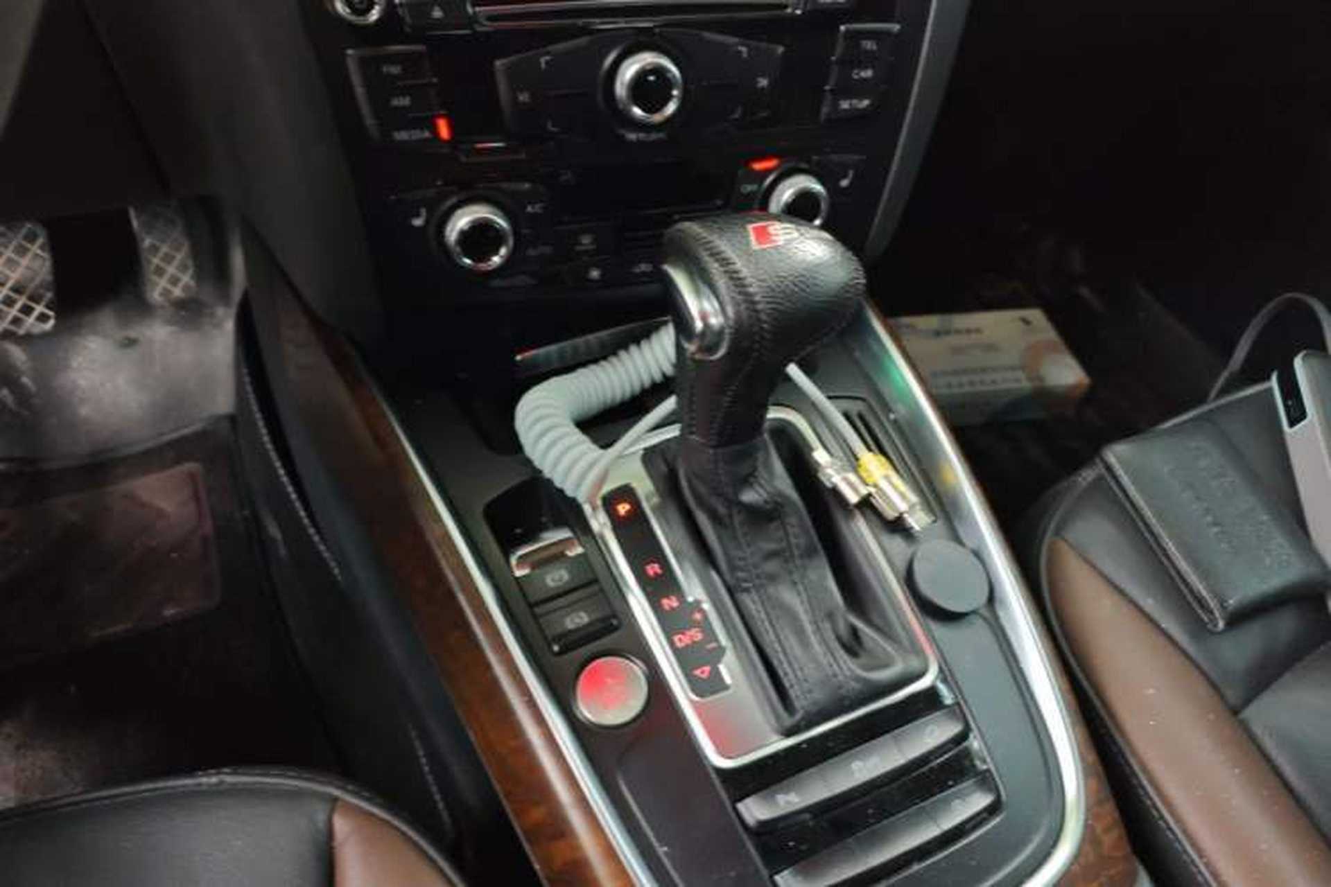 Used Audi Q5 2018 Collector's Edition 40 TFSI Technology Model Gear Lever