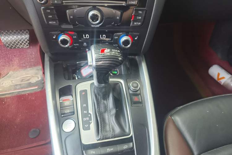 Used Audi Q5 2018 Collector's Edition 40 TFSI Technology Model Gear Lever