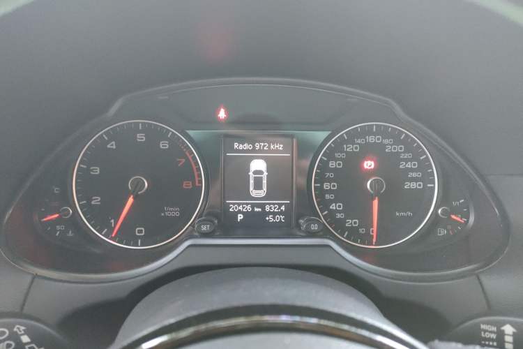 Used Audi Q5 2018 Collector's Edition 40 TFSI Ambition Model Instrument Cluster