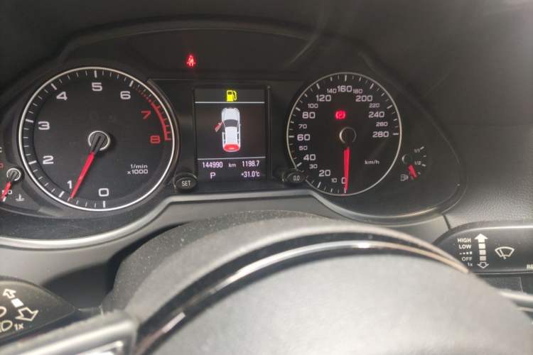 Used Audi Q5 2018 Collector's Edition 40 TFSI Technology Model Instrument Cluster
