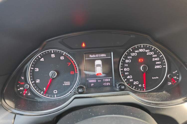 Used Audi Q5 2018 Collector's Edition 40 TFSI Technology Model Instrument Cluster