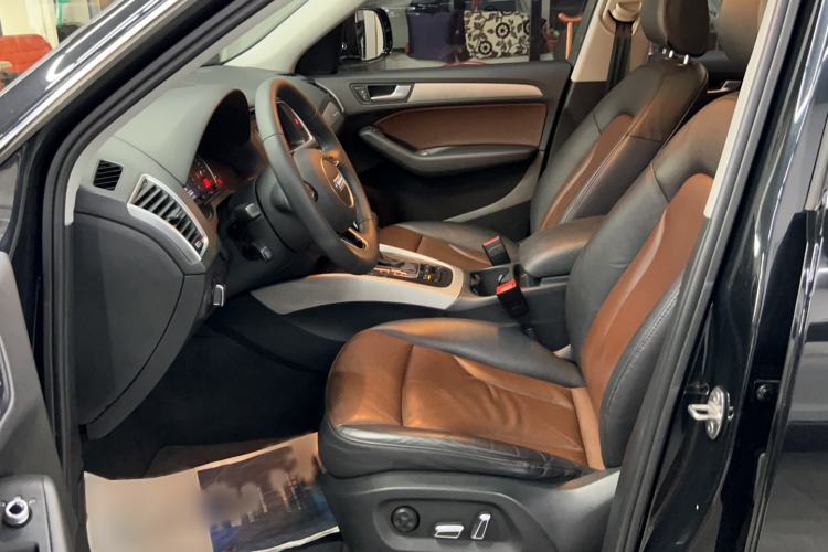 Used Audi Q5 2018 Collector's Edition 40 TFSI Ambition Model Interior 1
