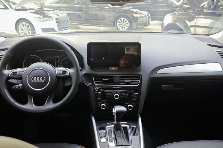 Used Audi Q5 2018 Collector's Edition 40 TFSI Technology Model Interior 1
