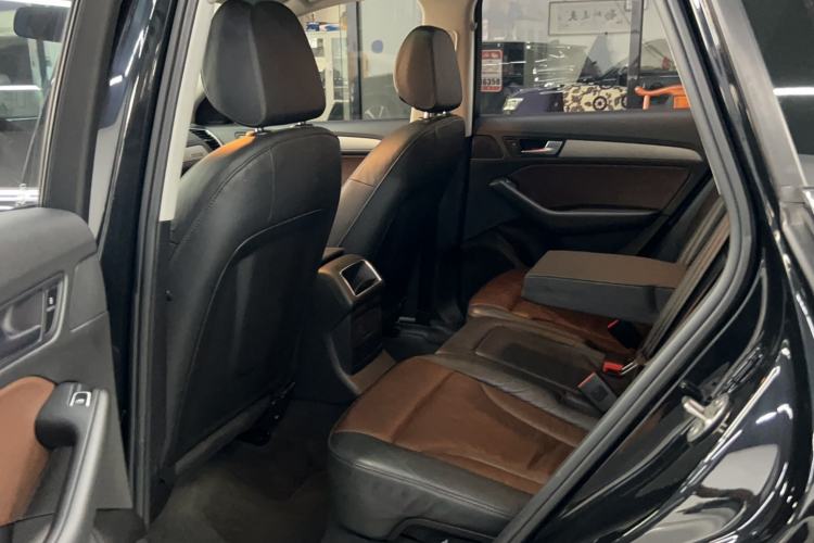 Used Audi Q5 2018 Collector's Edition 40 TFSI Ambition Model Interior 2