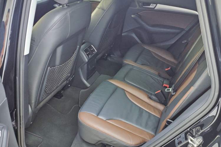 Used Audi Q5 2018 Collector's Edition 40 TFSI Technology Model Interior 6