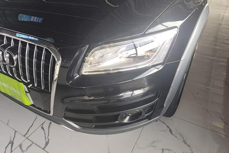 Used Audi Q5 2018 Collector's Edition 40 TFSI Technology Model Left Front Headlight