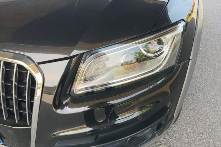Used Audi Q5 2018 Collector's Edition 40 TFSI Technology Model Left Front Headlight