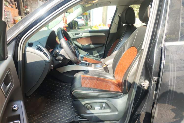 Used Audi Q5 2018 Collector's Edition 40 TFSI Ambition Model Left Front Seat