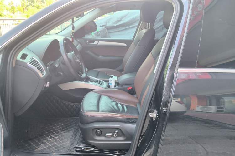 Used Audi Q5 2018 Collector's Edition 40 TFSI Technology Model Left Front Seat