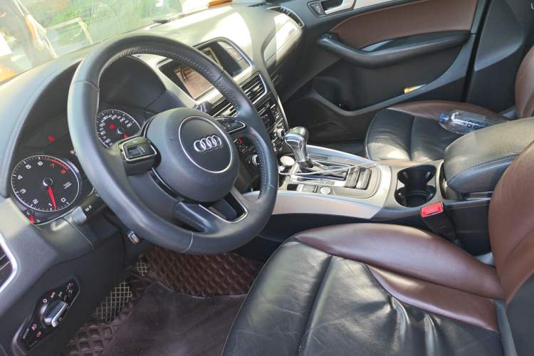 Used Audi Q5 2018 Collector's Edition 40 TFSI Technology Model Left Front Seat